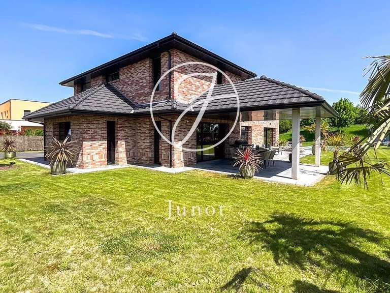 House Mérignies - 3 bedrooms - 283m²