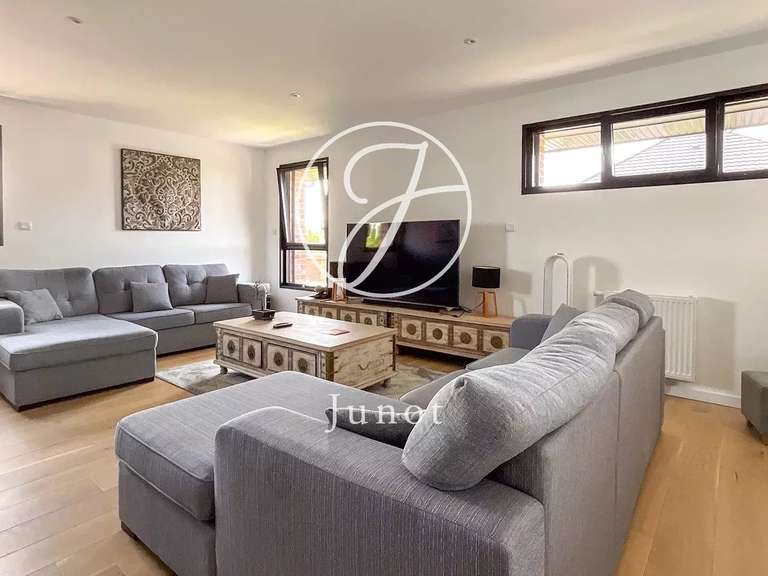 House Mérignies - 3 bedrooms - 283m²