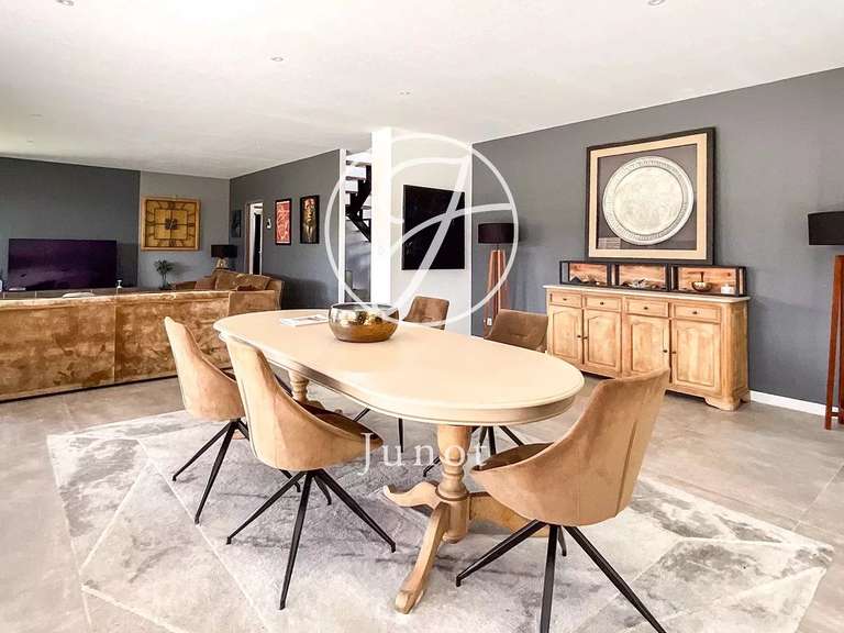 House Mérignies - 3 bedrooms - 283m²