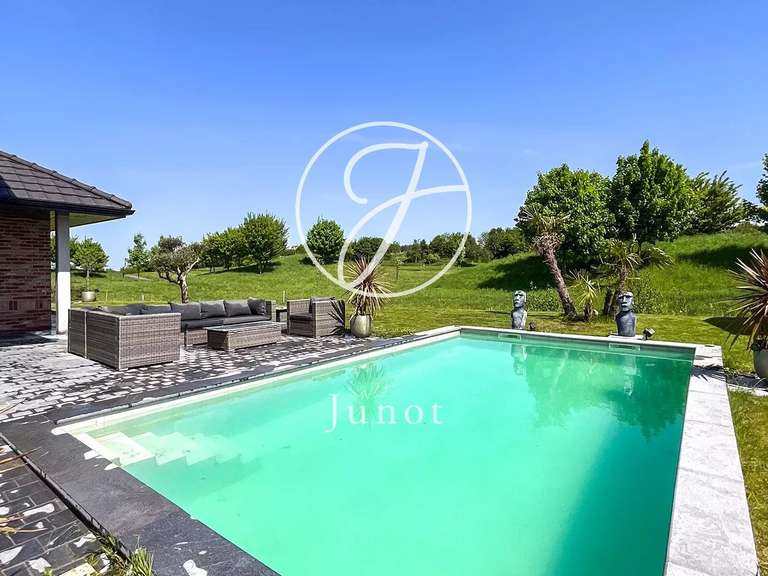House Mérignies - 3 bedrooms - 283m²