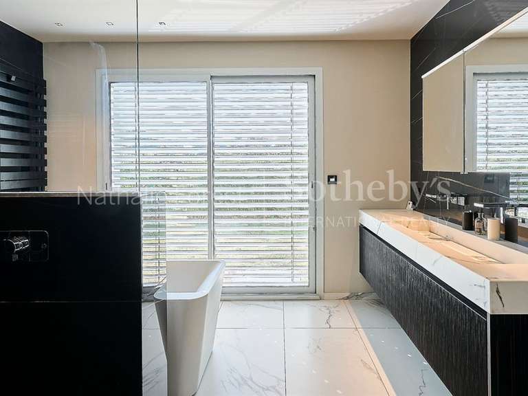 Maison Mérignies - 4 chambres - 283m²