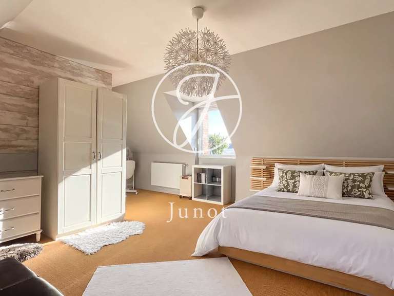Maison Mérignies - 5 chambres - 289m²