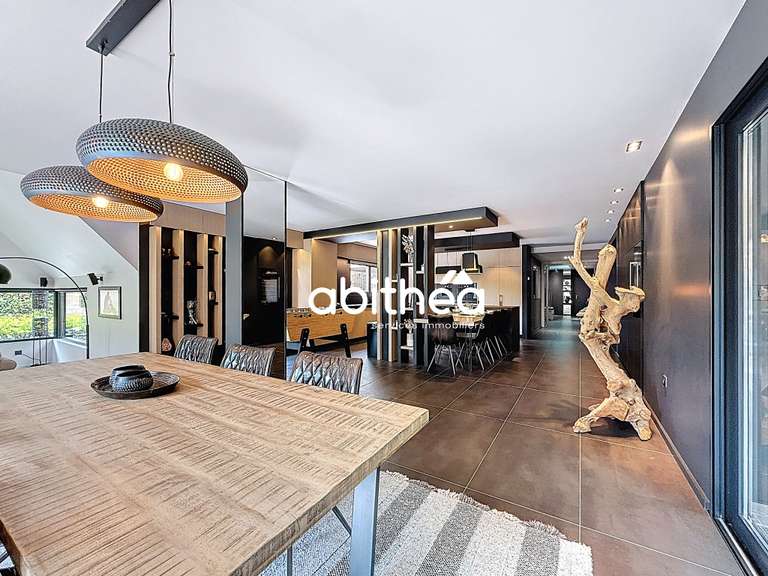 Villa Mérignies - 6 bedrooms - 388m²