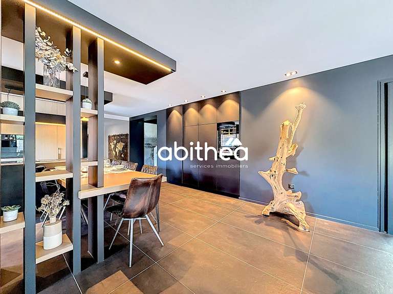 Villa Mérignies - 6 bedrooms - 388m²