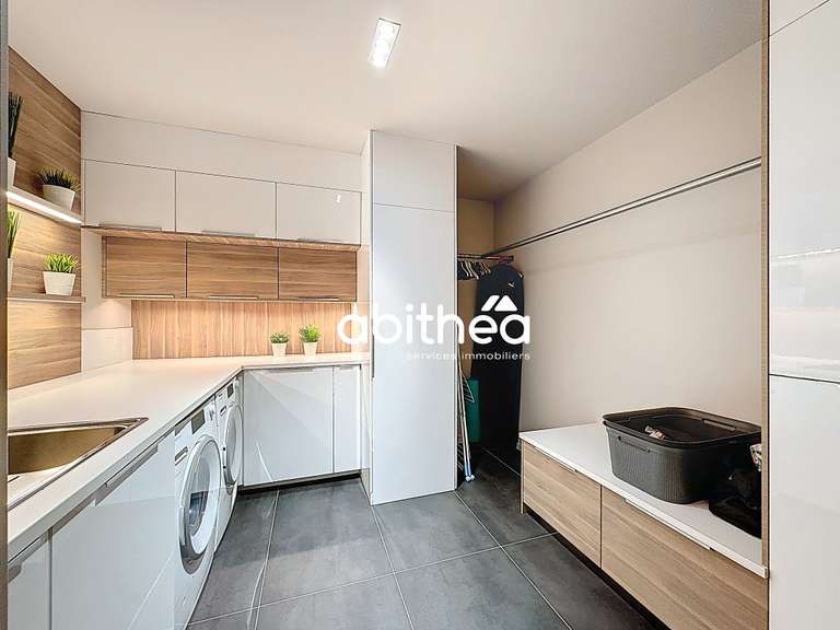 Villa Mérignies - 6 bedrooms - 388m²