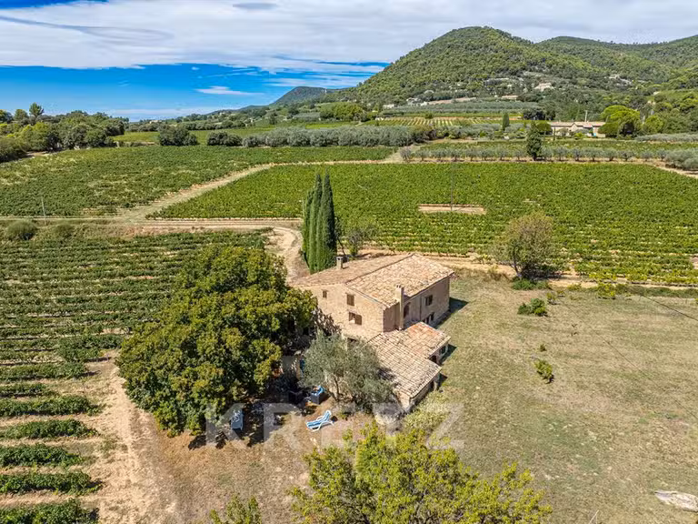 Maison Mérindol-les-Oliviers - 5 chambres - 208m²