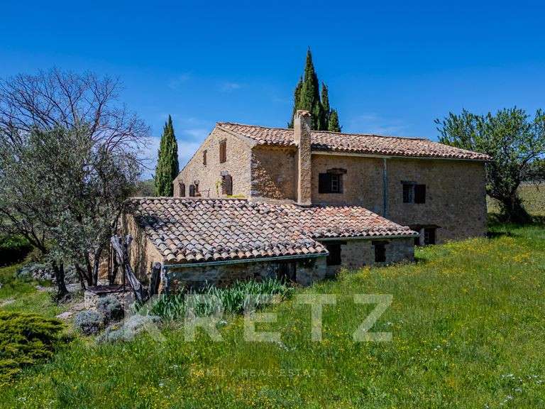 Maison Mérindol-les-Oliviers - 5 chambres - 208m²