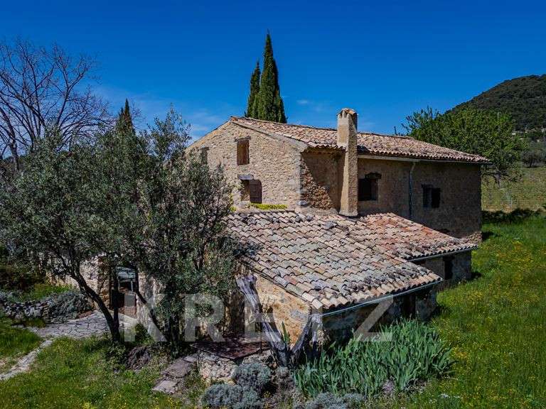 Maison Mérindol-les-Oliviers - 5 chambres - 208m²