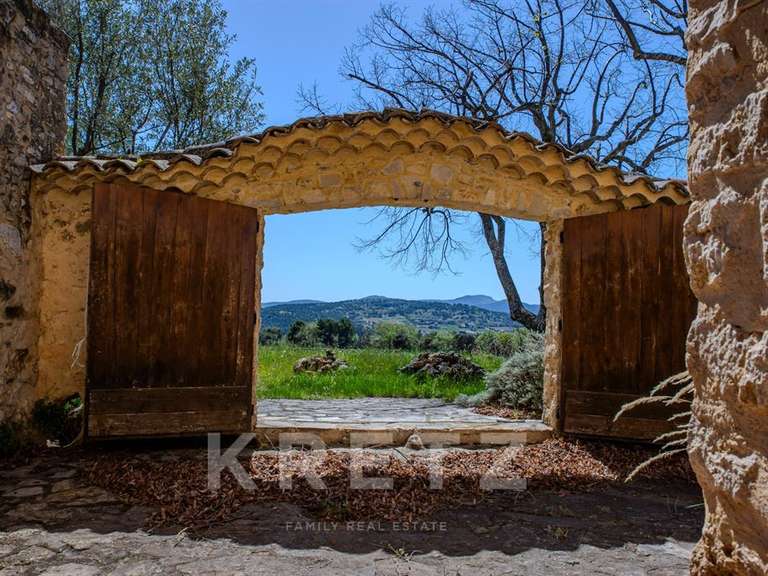 Maison Mérindol-les-Oliviers - 5 chambres - 208m²