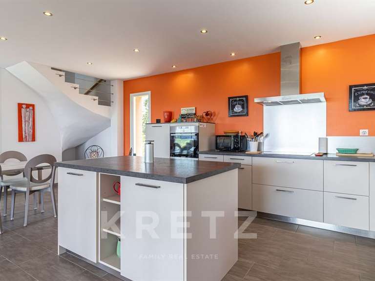 Maison Mérindol-les-Oliviers - 4 chambres - 224m²