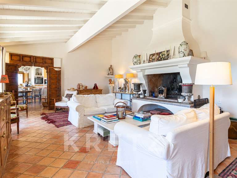 Maison Mérindol-les-Oliviers - 4 chambres - 228m²