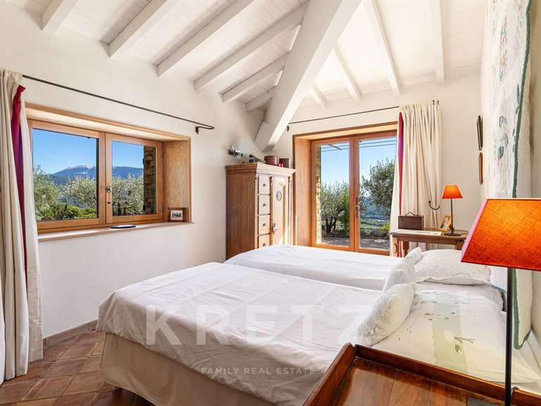 Maison Mérindol-les-Oliviers - 4 chambres - 228m²
