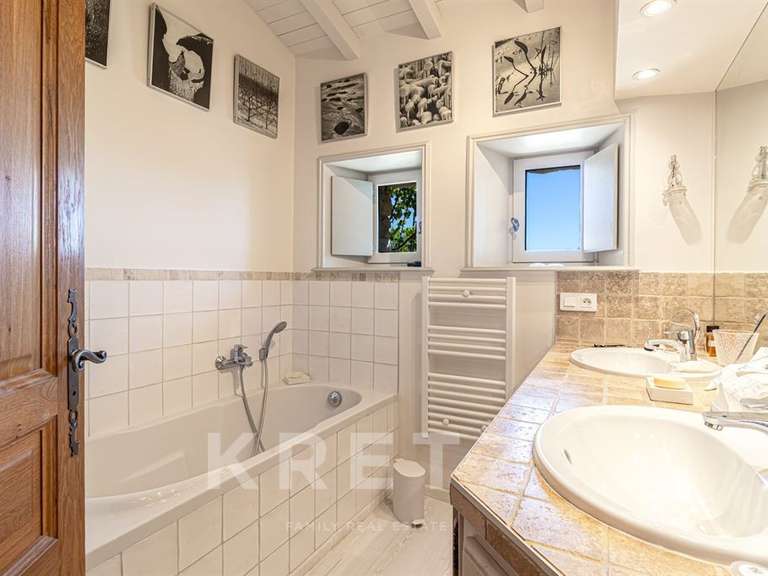 Maison Mérindol-les-Oliviers - 4 chambres - 228m²