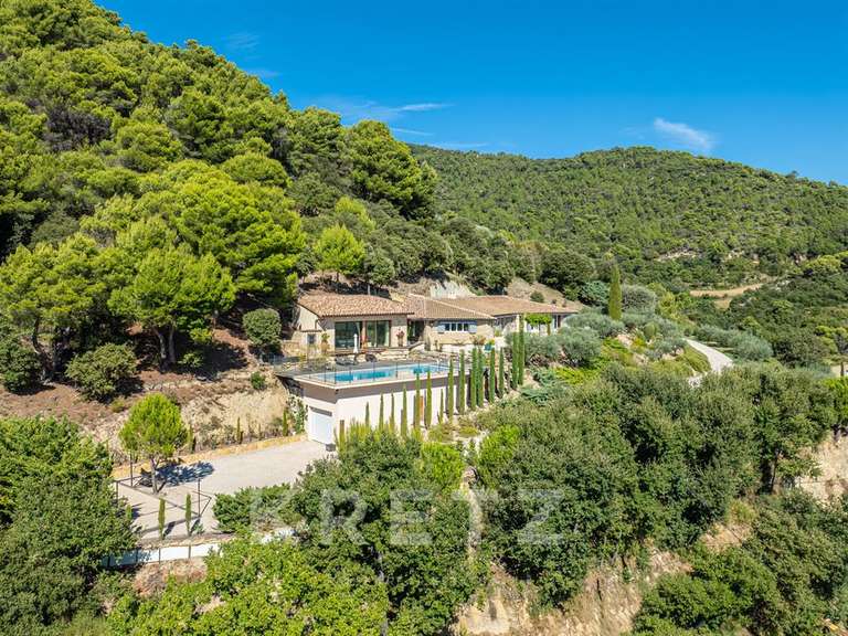 Maison Mérindol-les-Oliviers - 4 chambres - 228m²