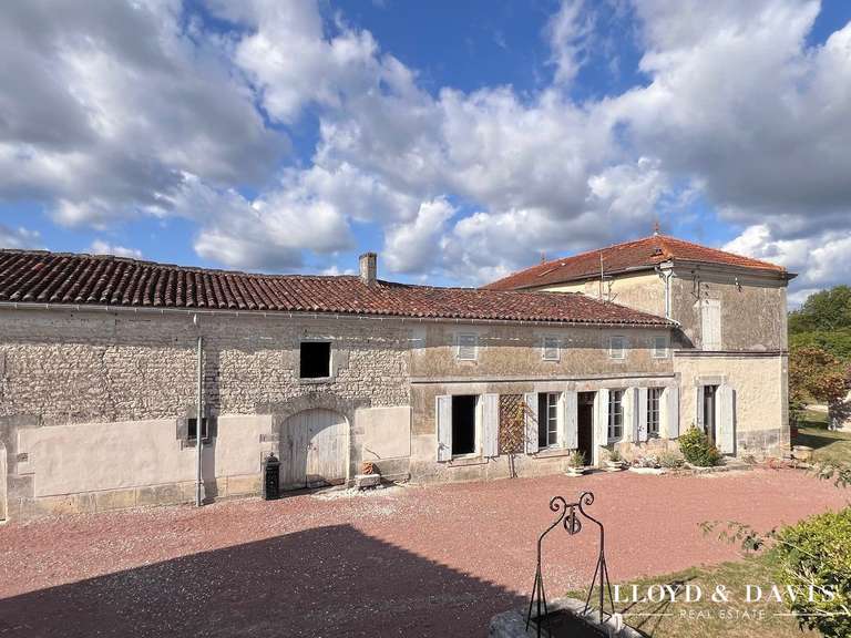 Maison Merpins - 4 chambres - 278m²