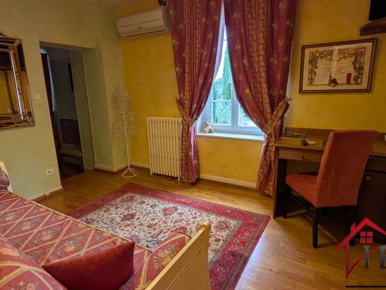 Villa Mervans - 9 chambres - 450m²