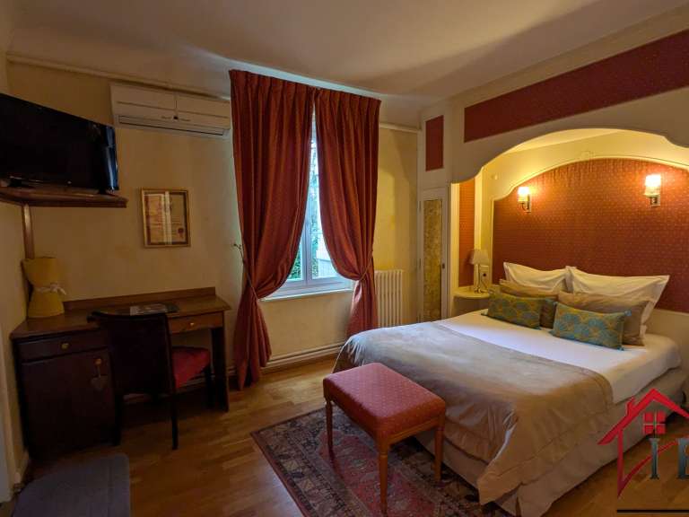 Villa Mervans - 9 chambres - 450m²