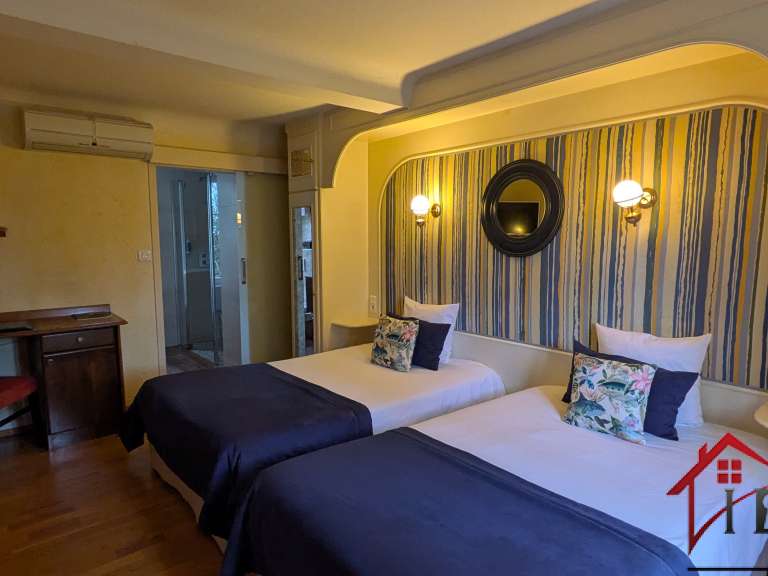 Villa Mervans - 9 chambres - 450m²