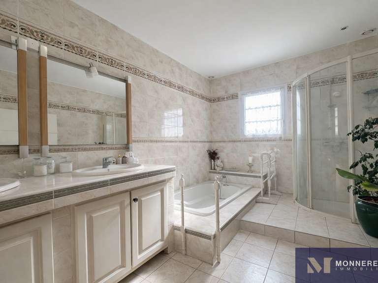 Maison Meschers-sur-Gironde - 4 chambres - 205m²