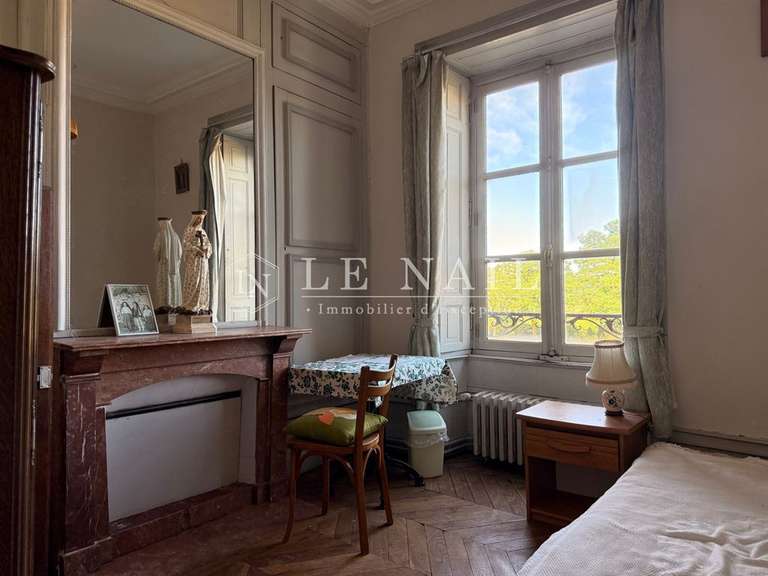 Château Meslay-du-Maine - 13 chambres - 650m²