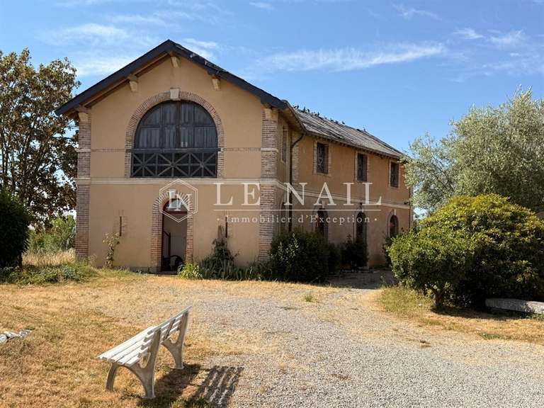 Château Meslay-du-Maine - 13 chambres - 650m²