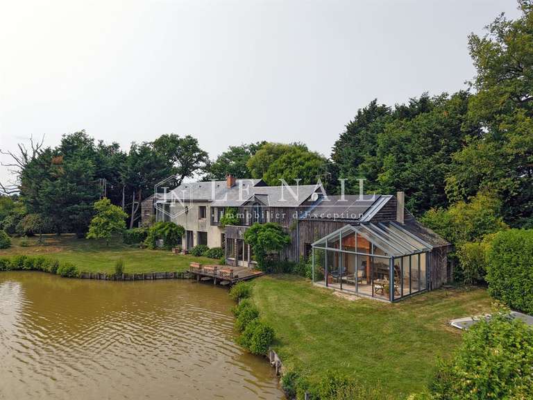 Maison Meslay-du-Maine - 4 chambres - 290m²