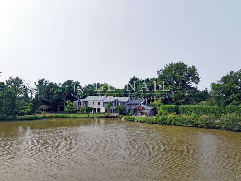 Maison Meslay-du-Maine - 4 chambres - 290m²