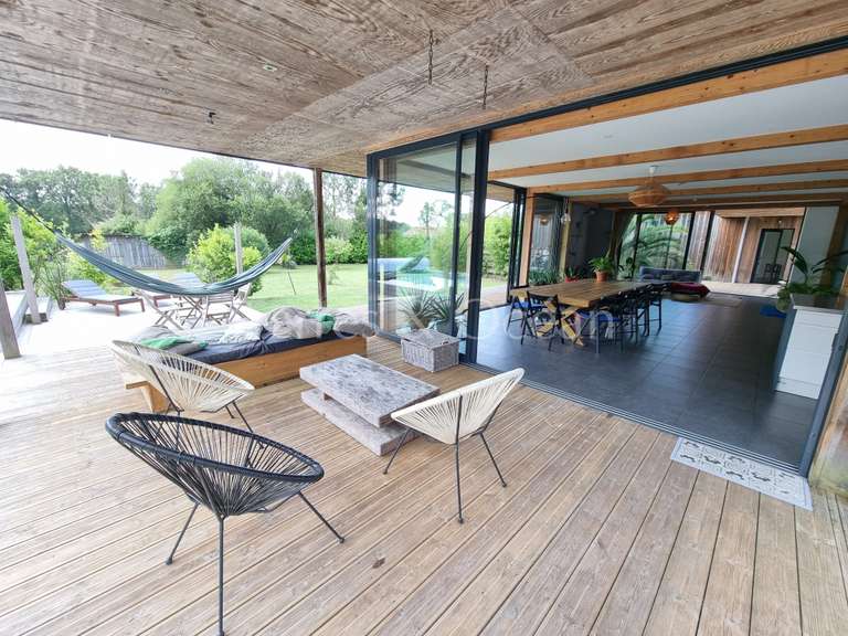 House Messanges - 5 bedrooms - 248m²
