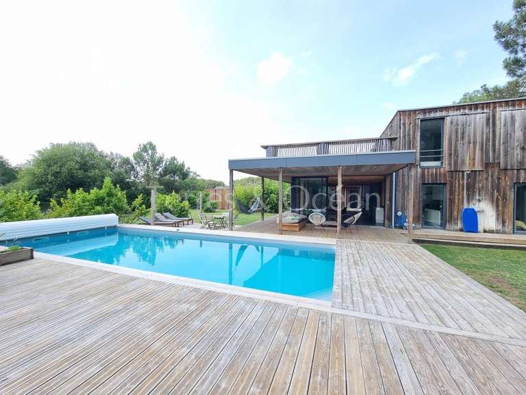 House Messanges - 5 bedrooms - 248m²
