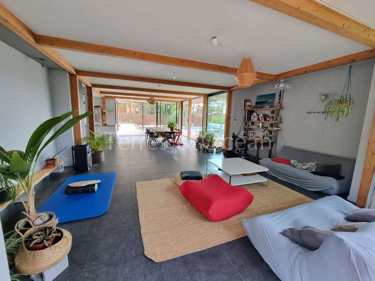 House Messanges - 5 bedrooms - 248m²