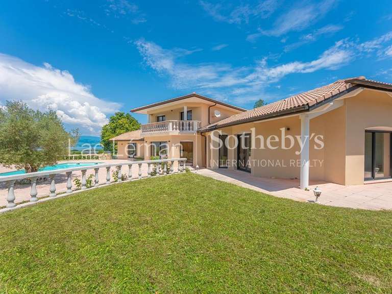 Maison Messery - 4 chambres - 210m²