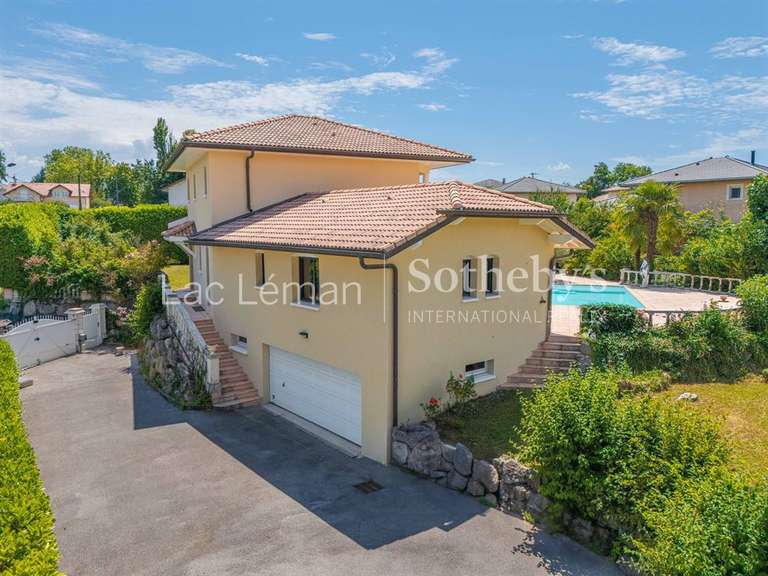 Maison Messery - 4 chambres - 210m²