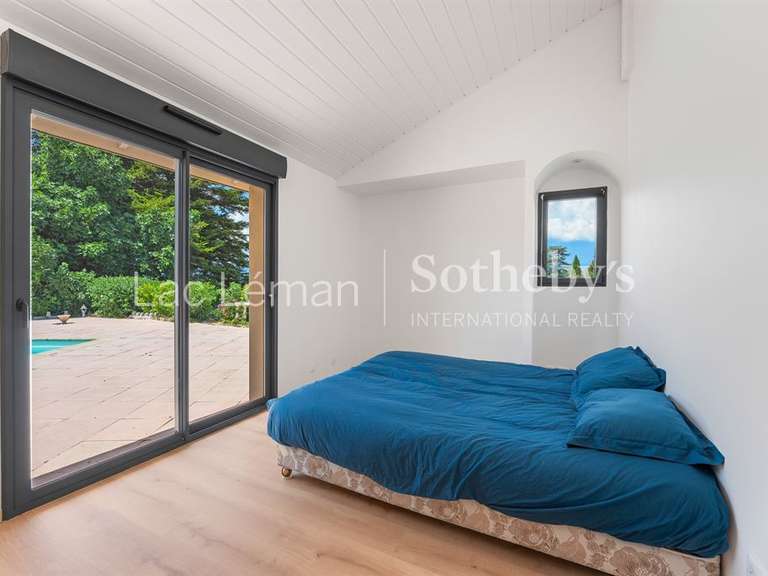 Maison Messery - 4 chambres - 210m²