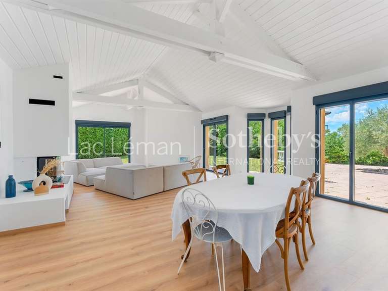 Maison Messery - 4 chambres - 210m²
