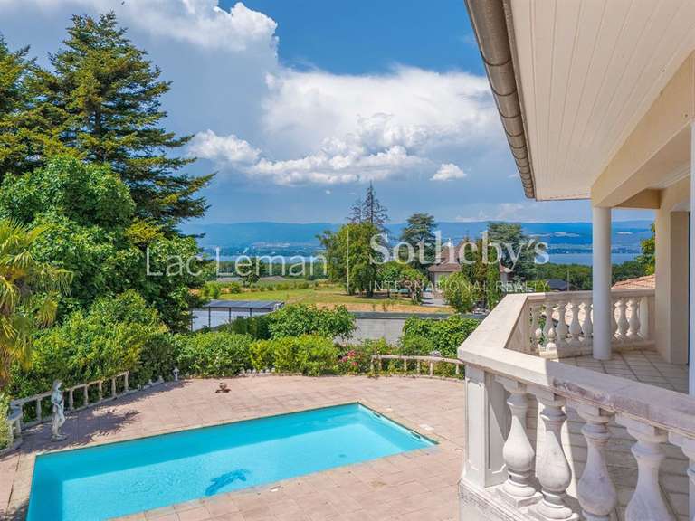 Maison Messery - 4 chambres - 210m²