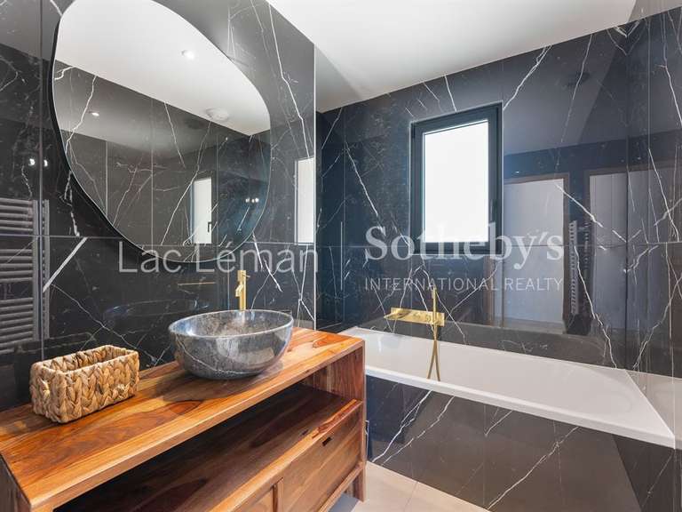 Maison Messery - 4 chambres - 210m²