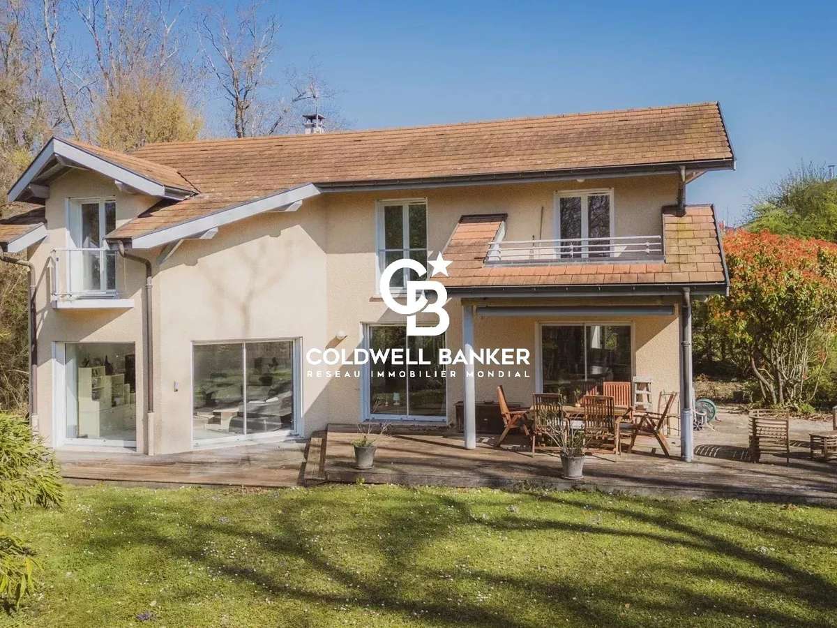 Maison Messery