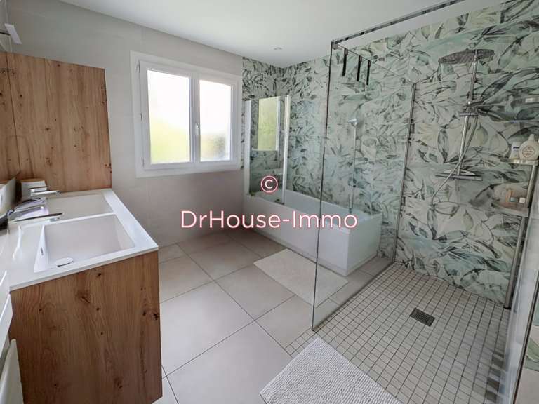 Villa Messimy-sur-Saône - 6 chambres - 200m²