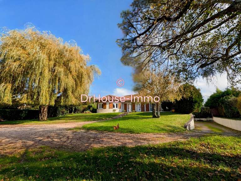 Villa Messimy-sur-Saône - 6 chambres - 200m²