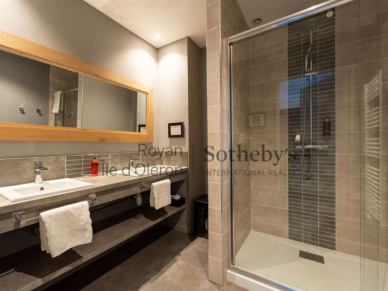 Maison Meursac - 7 chambres - 401m²