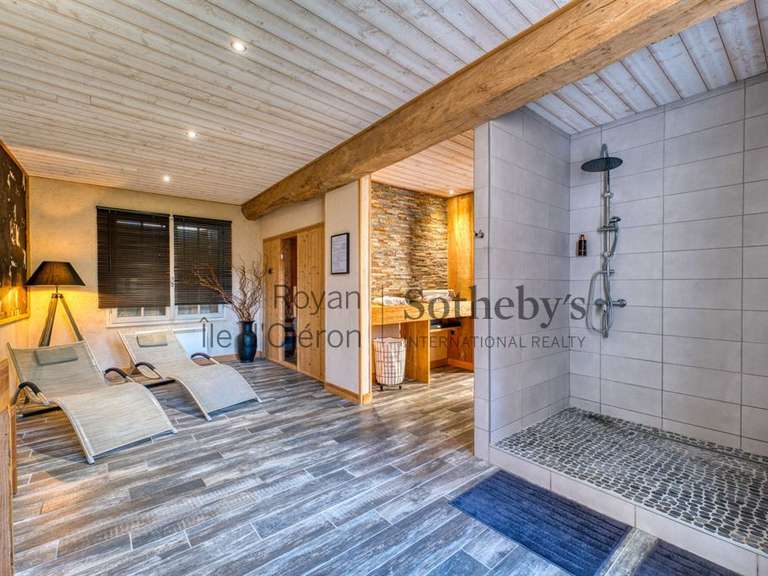 Maison Meursac - 7 chambres - 401m²