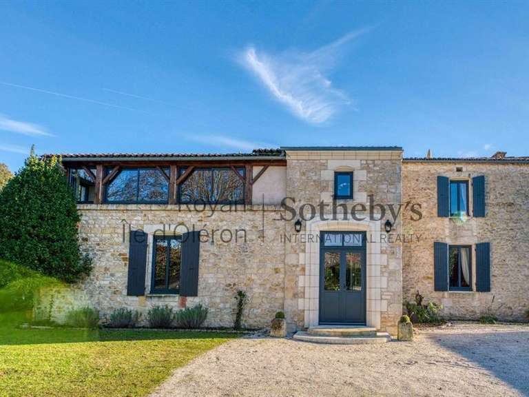 Maison Meursac - 7 chambres - 401m²
