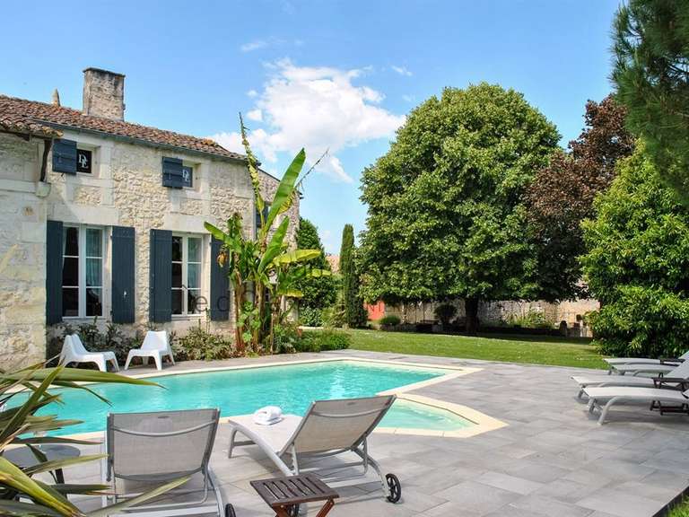 Maison Meursac - 7 chambres - 401m²