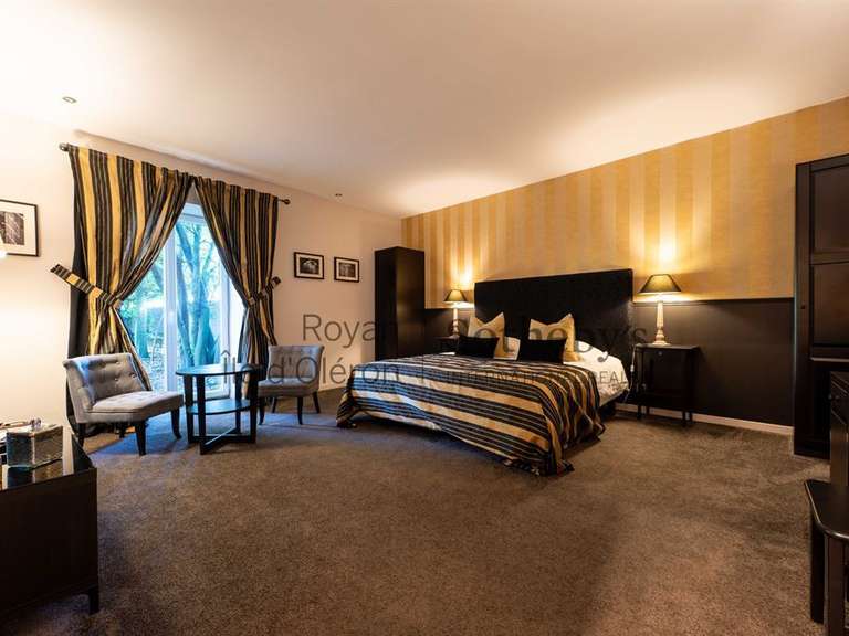 Maison Meursac - 7 chambres - 401m²