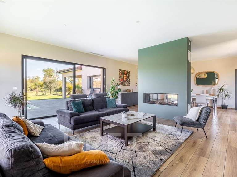 Maison Meximieux - 4 chambres - 220m²