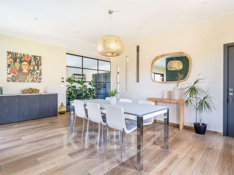 Maison Meximieux - 4 chambres - 220m²