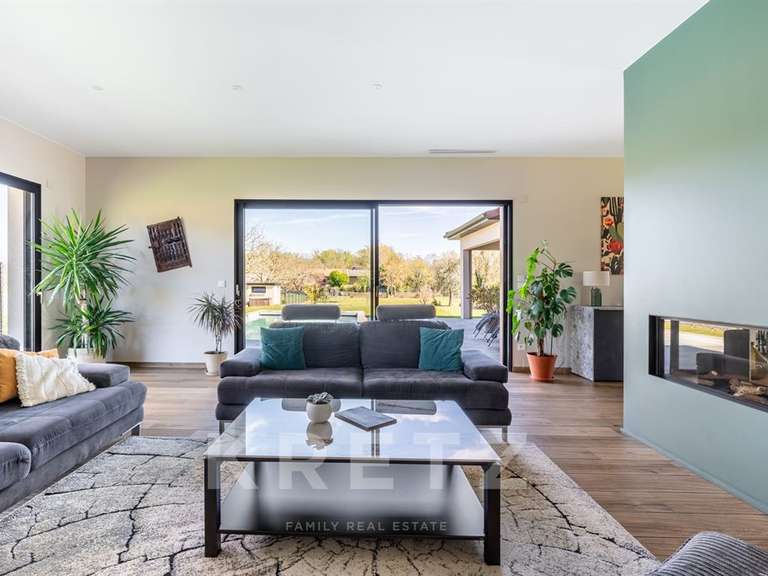 Maison Meximieux - 4 chambres - 220m²