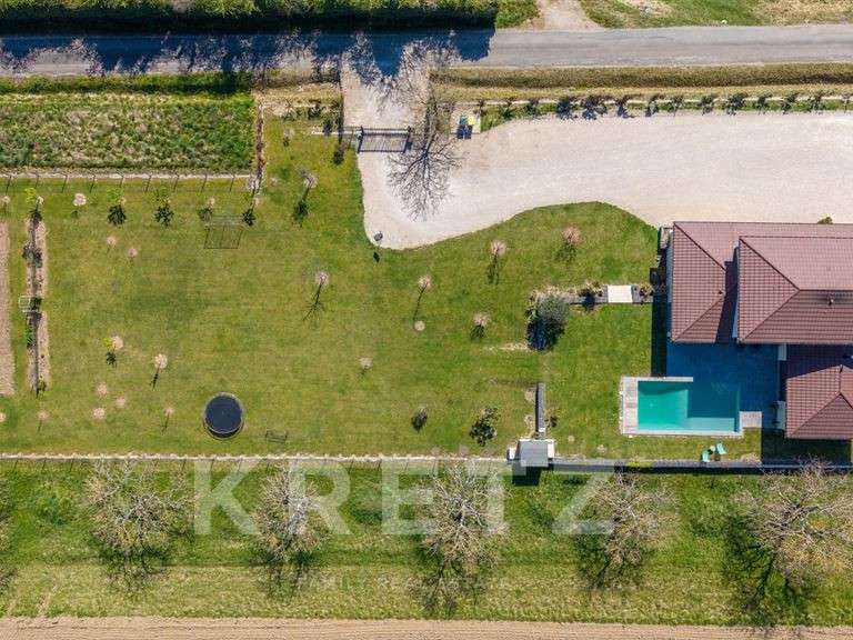 Maison Meximieux - 4 chambres - 220m²