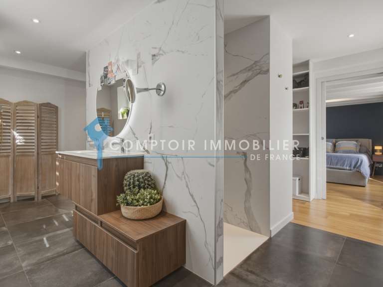 Maison Meylan - 4 chambres - 230m²