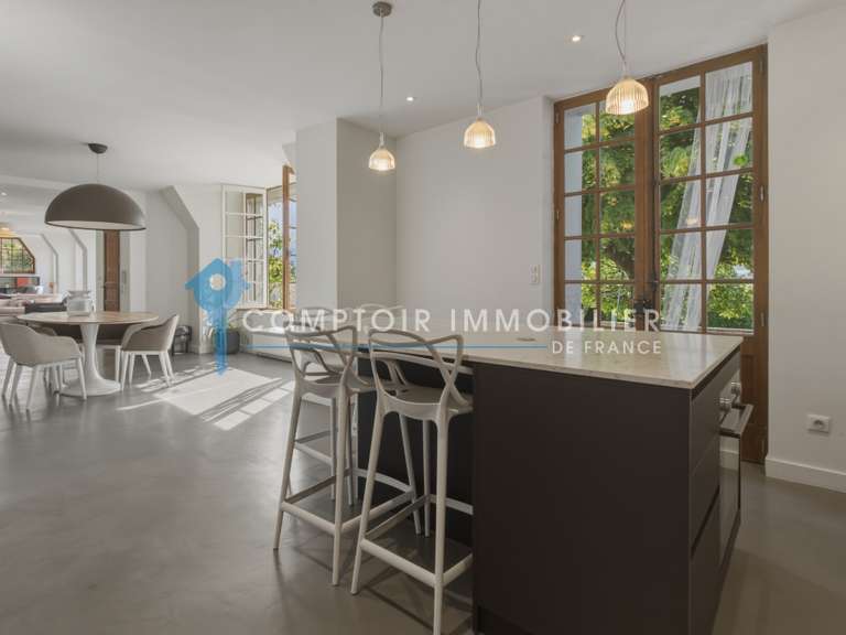 Maison Meylan - 4 chambres - 230m²